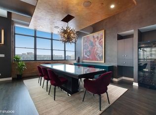 850 W Adams St #P33, Chicago, IL 60607