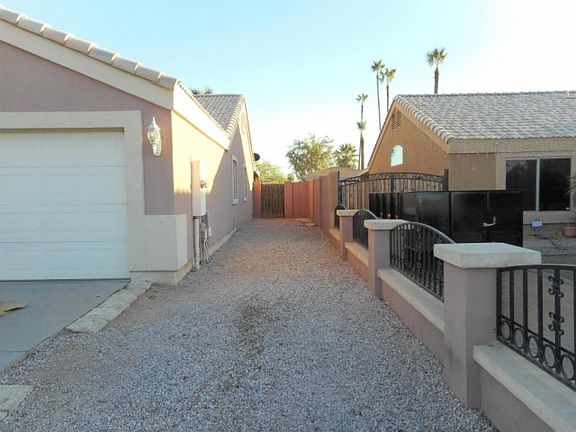 4th image of 8305 W Mulberry Dr