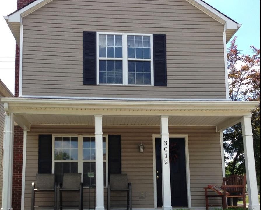 Front of House in Mapleleaf Commons