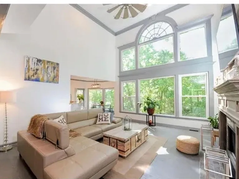 195 Creekside Park Dr — Photo 4