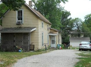 506 S Sycamore St, Ottawa, KS 66067
