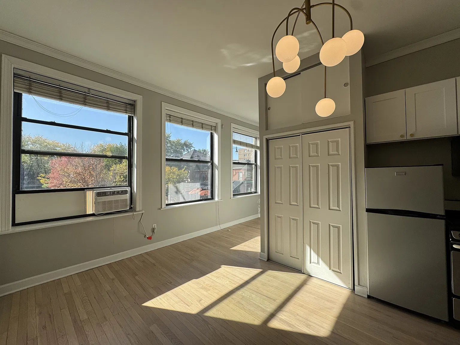 2525 N. Clark — Photo 2
