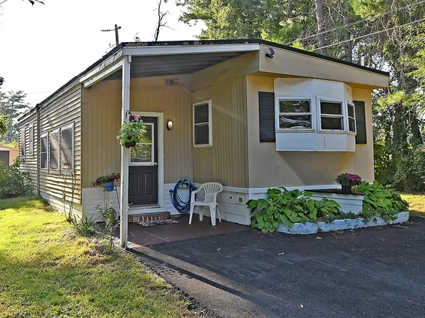 62 Alice Ave, Buzzards Bay, MA 02532
