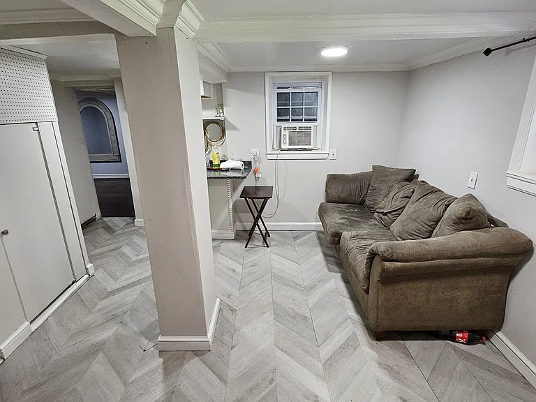 13 Otis St — Photo 24
