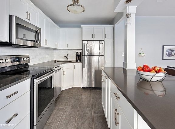5th image of 3550 N Lake Shore Dr APT 1403