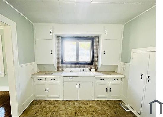 3rd image of 2329 Witters St