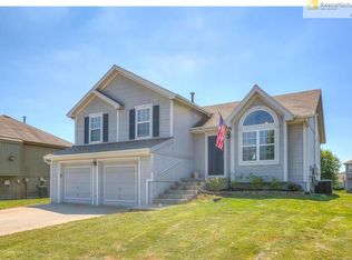 11428 N Ditzler Ave, Kansas City, MO 64157