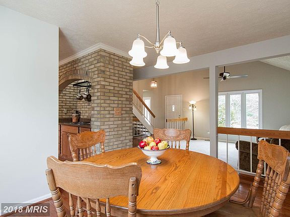 5th image of 16067 Deer Park Dr