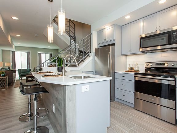 2nd image of 1533-39 Parrish St #4L