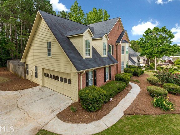 2nd image of 108 Windsong Dr #0
