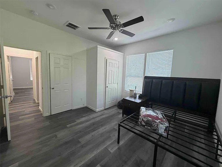 2404 Burkett St — Photo 13