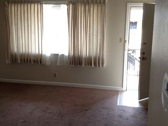 3rd image of 5613 Hoffman Ct