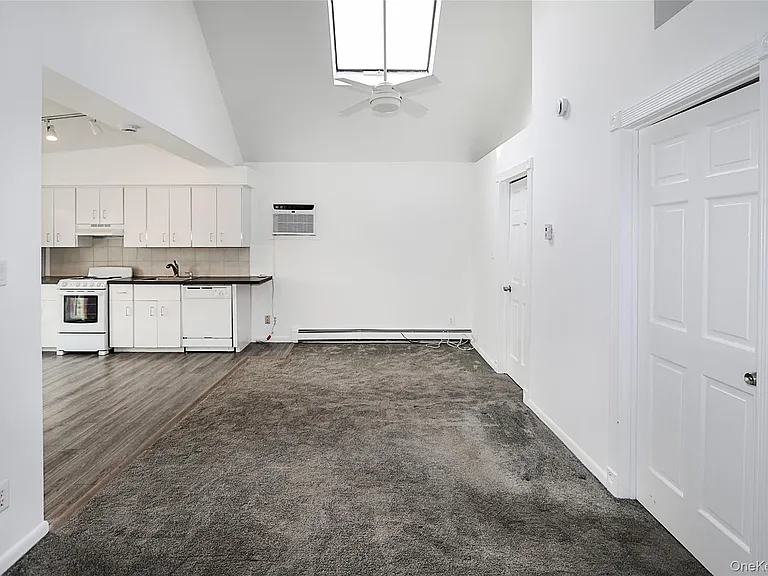 75 Maxwell Ave #B — Photo 8