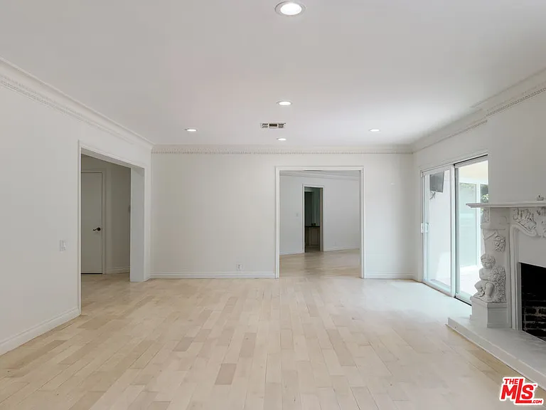 1094 Garden Ln — Photo 42