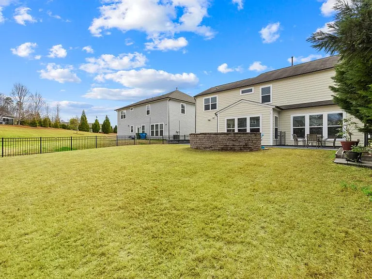 1084 Crescent Moon Dr — Photo 40