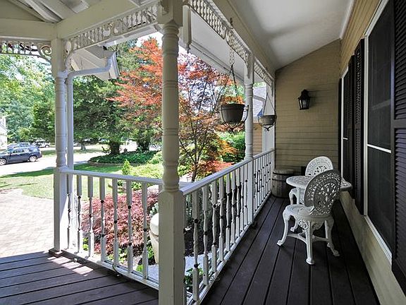 3rd image of 7 Ditton Ln