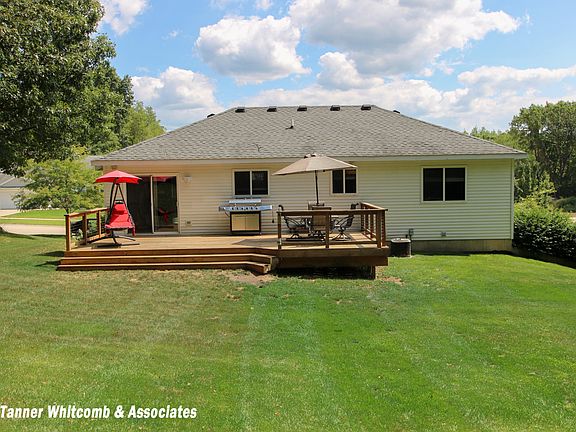 3rd image of 5831 Grand Oaks Dr NE