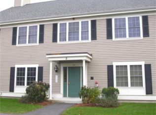 3 Abbott Ln #6, Bedford, MA 01730