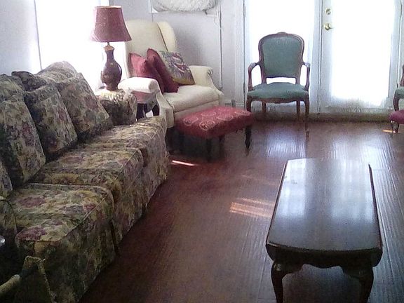 5th image of 251 Division Ave