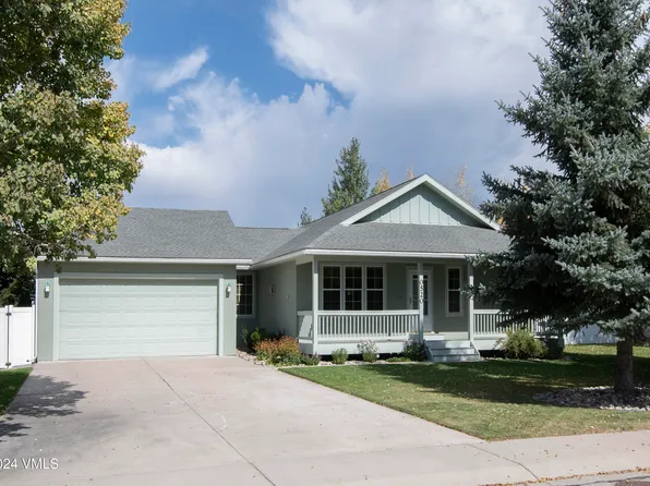 520 Chatfield Ln, Gypsum, CO 81637