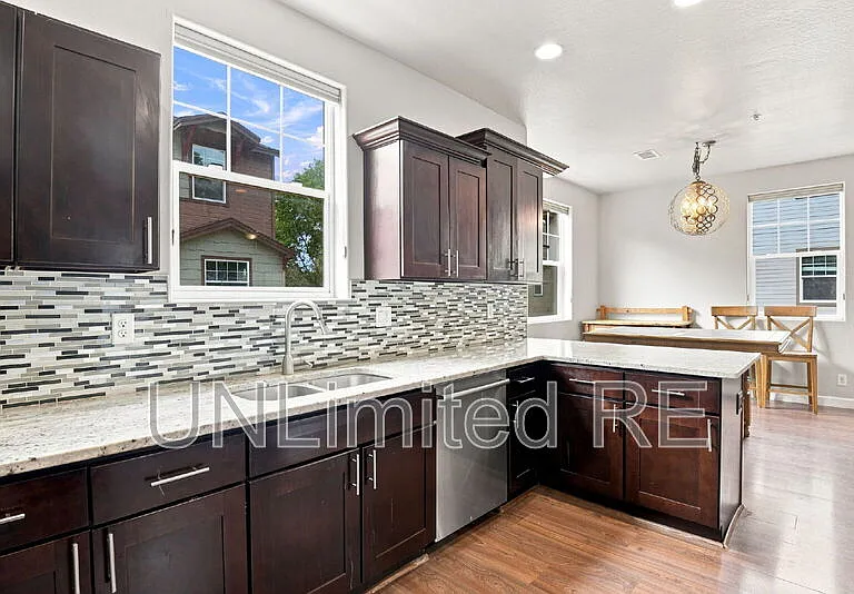 2520 W Pikes Peak Dr — Photo 10