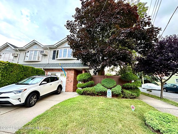 2nd image of 170 Sand Ln