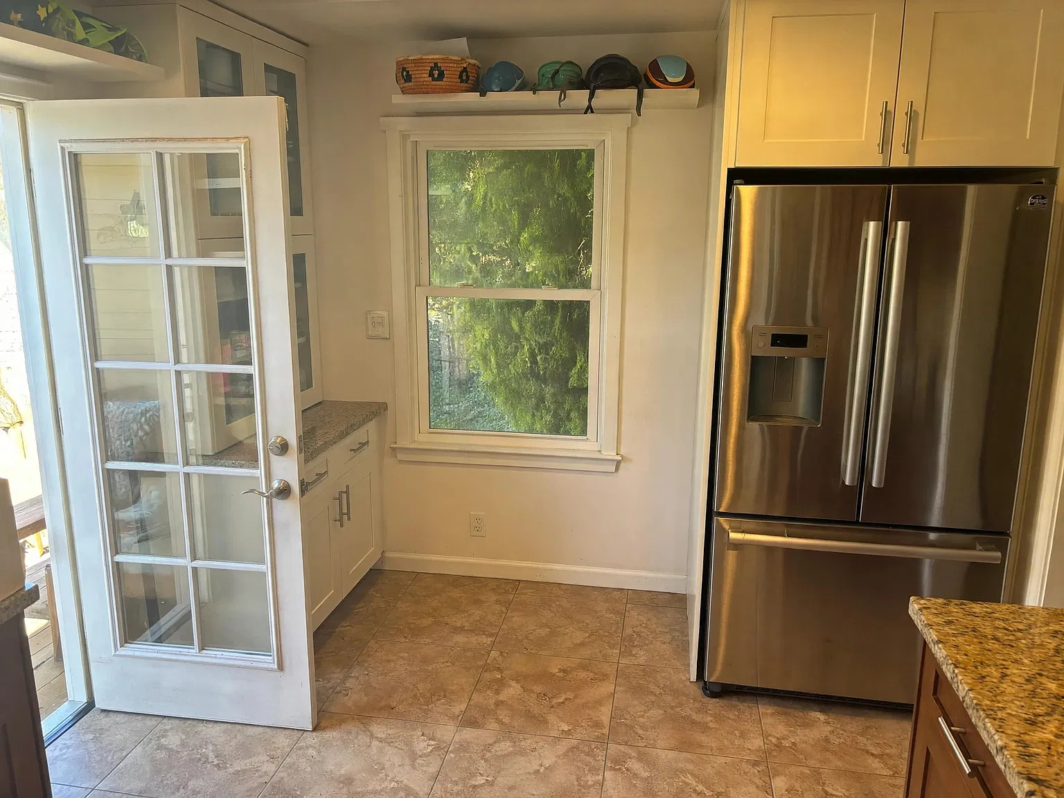 3 bed, 1200 sqft, $5,500 — Photo 2