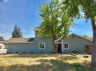 9401 Aizenberg Cir, Elk Grove, CA 95624