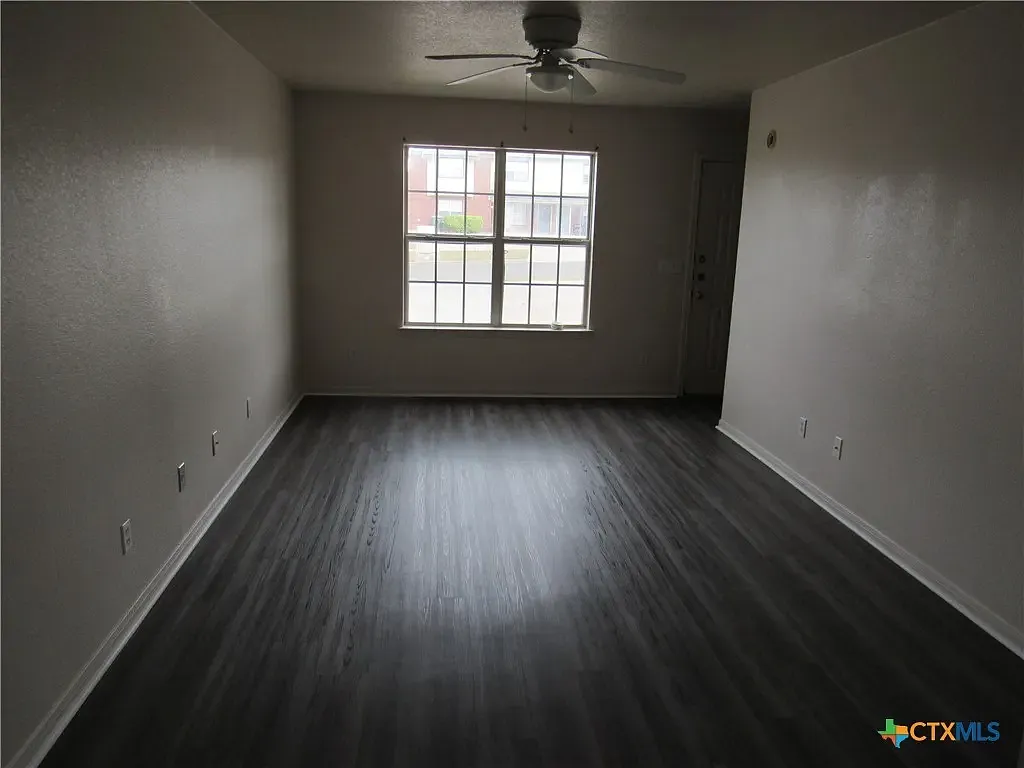 3 bed, 1.5 bath, 1050 sqft, $750 — Photo 3