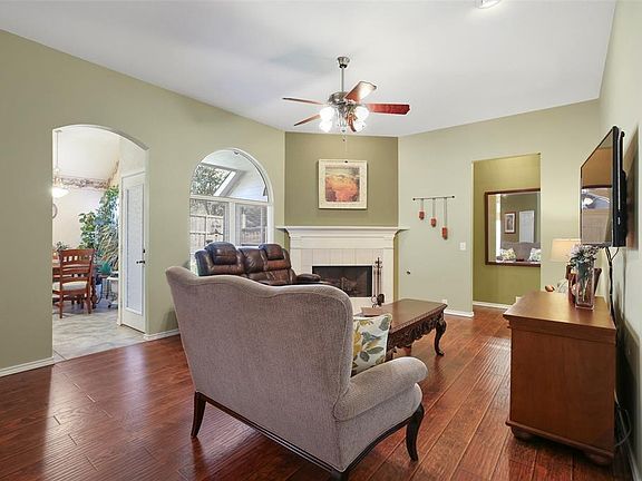 4th image of 7104 Beechmont Ct