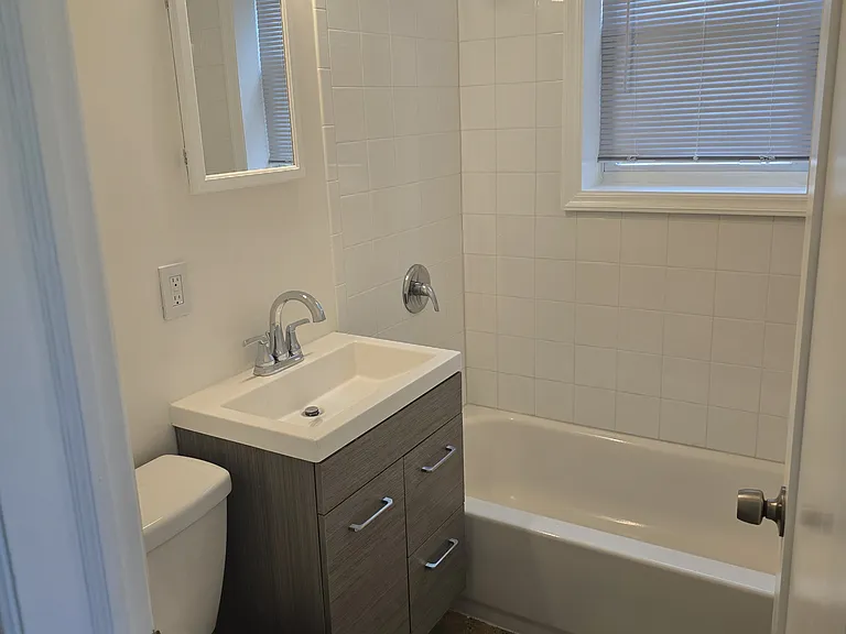 1974 Saint Georges Ave #7 — Photo 4