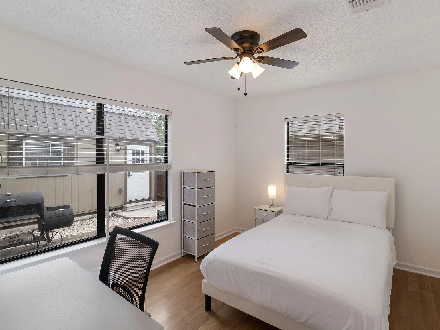 4 bed, 3.5 bath, 2000 sqft, $797 — Photo 1