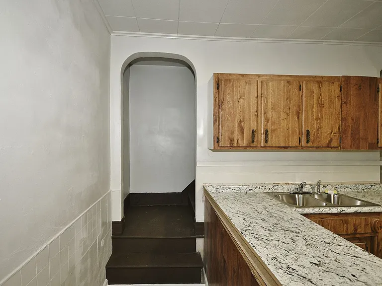 1243 Evans St — Photo 12