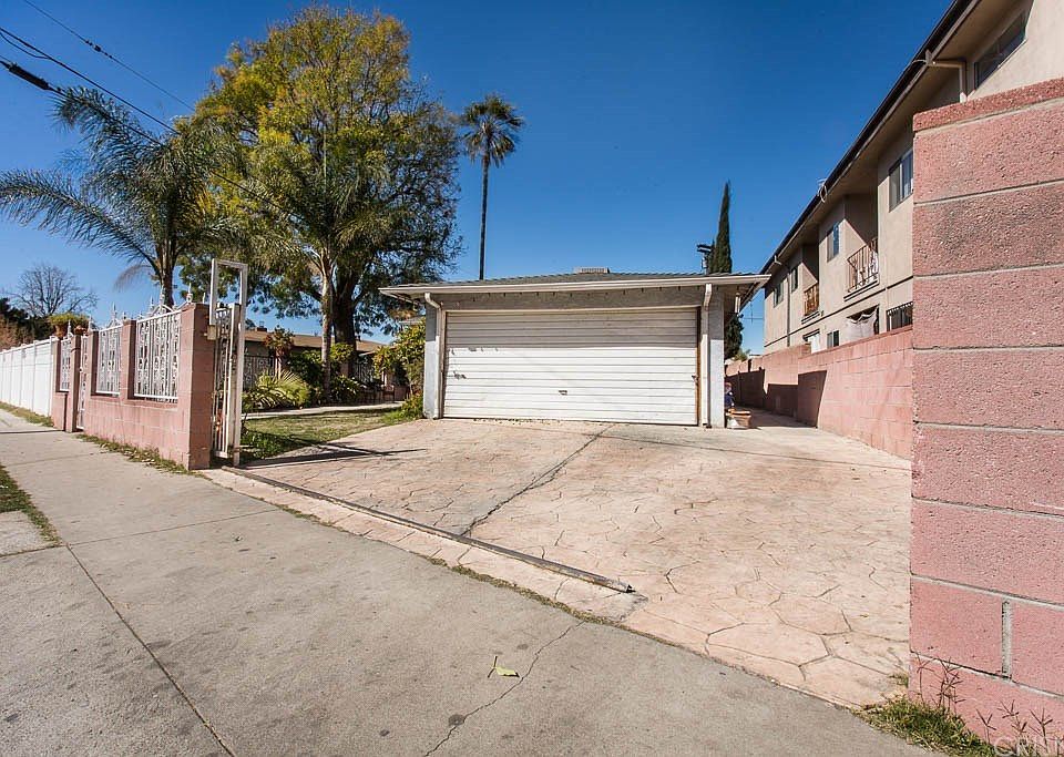 1st image of 11665 Erwin St