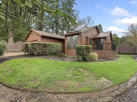 3rd image of 7945 SW Sorrento Rd