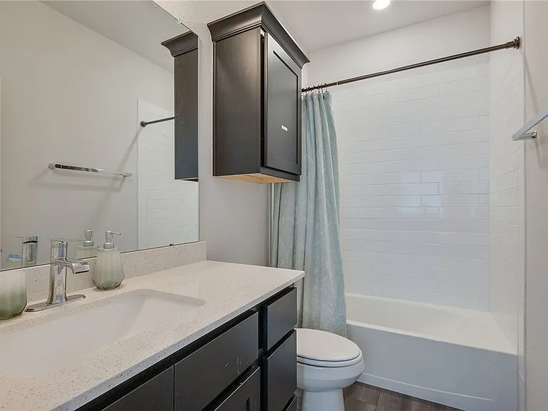 714 Granger Ln — Photo 14