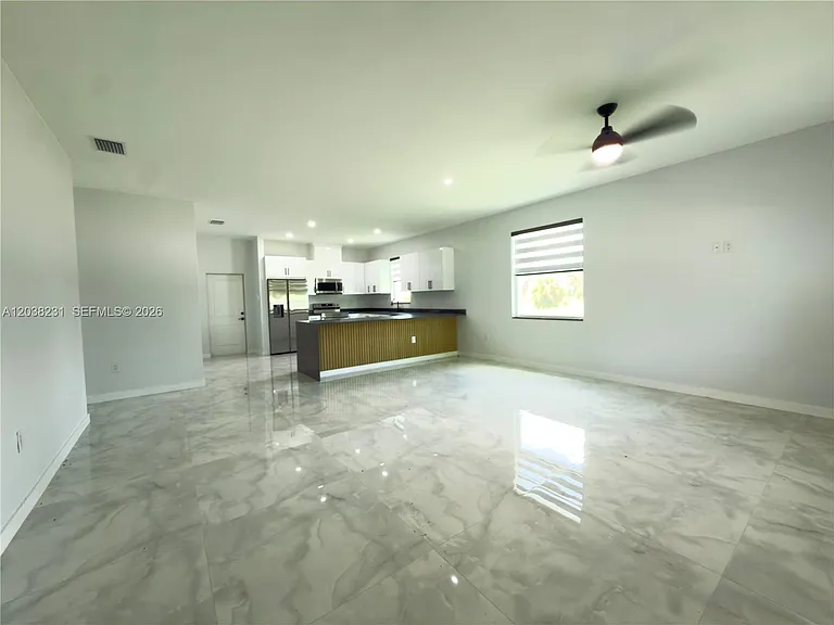 1111 Gunby Ave S — Photo 7
