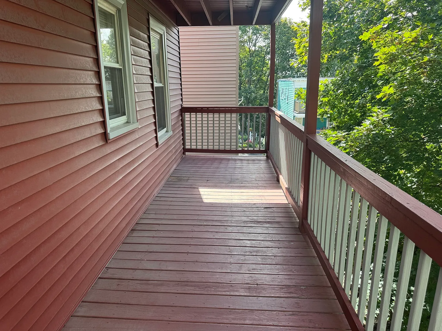3 bed, 1.0 bath, 1000 sqft, $3,000 — Photo 3