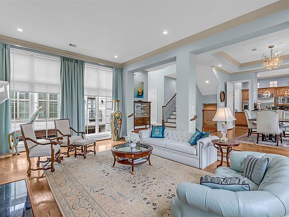 5th image of 523 Lovett Blvd
