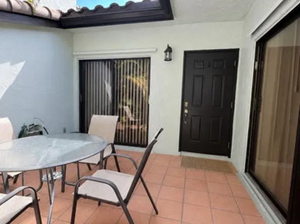 22274 Pineapple Walk Dr, Boca Raton, FL 33433