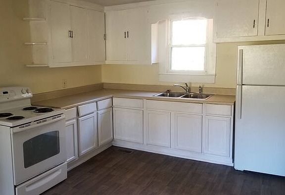2nd image of 2520 Darren Dr