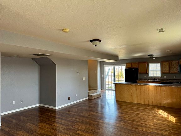 2nd image of 104 Daniels Ct #D