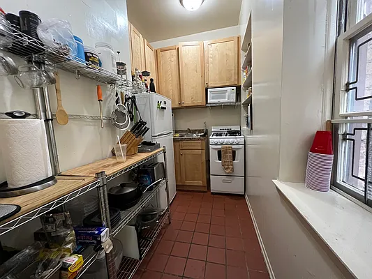 Rented by City Connections Realty | media 8