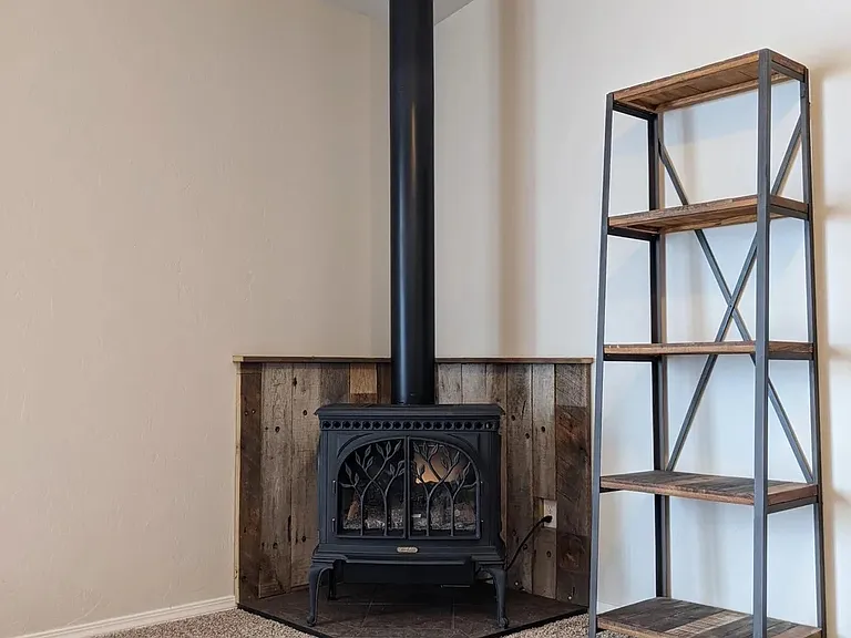 379 Bismark St — Photo 4