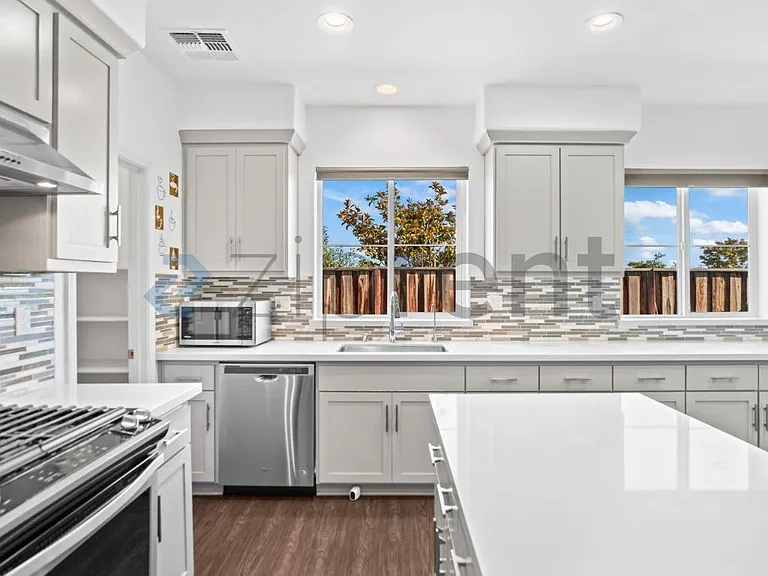 8556 Dunes Way — Photo 11