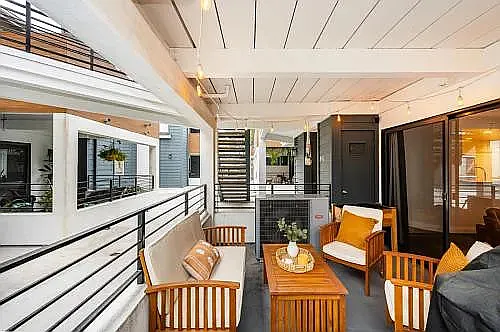 Cozy Costa Mesa Retreat: Modern 1BR Condo with In-Unit Laundry & Pet Friendly! — Photo 2