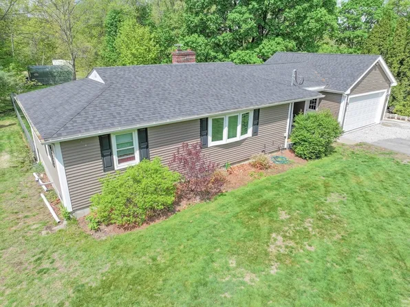 538 School St, Northbridge, MA 01534