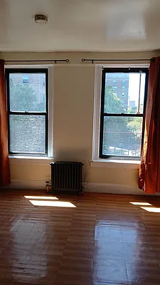 Rented by Urbanite Realty Inc | media 8