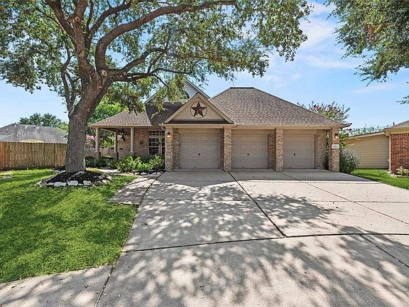 3rd image of 14807 Bridle Bend Dr