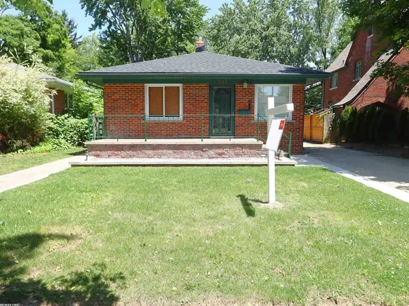 320 Esplanade St, Mount Clemens, MI 48043